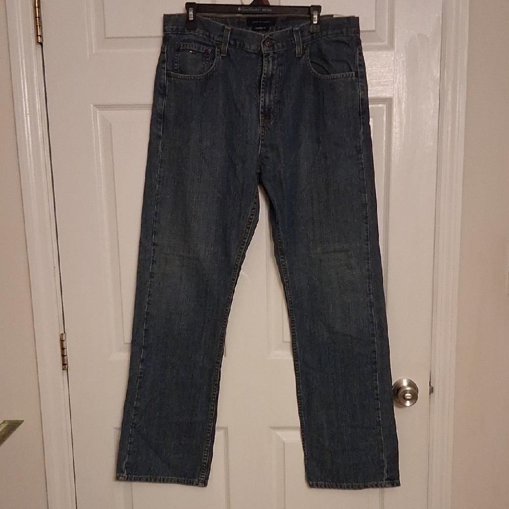 Tommy Hilfiger Men's Relaxed Fit Blue Jeans